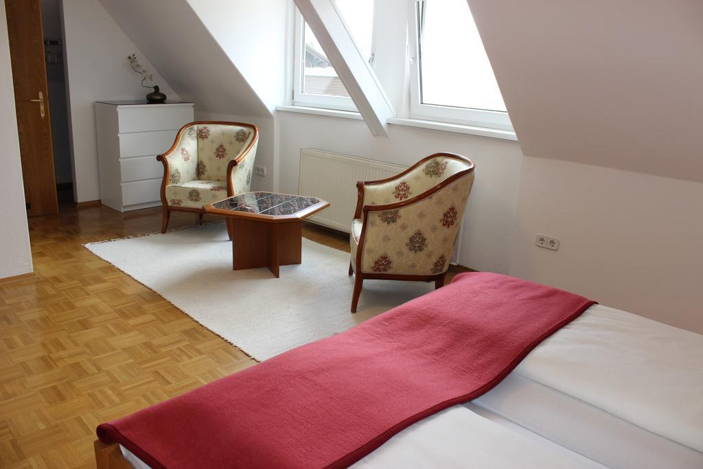 Ferienwohnung und Gästezimmer Korb Krumpendorf Zimmer foto