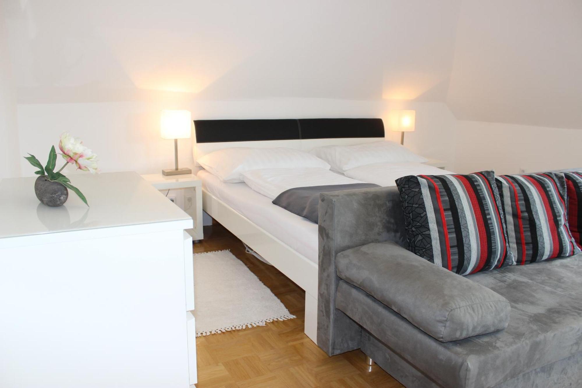 Ferienwohnung und Gästezimmer Korb Krumpendorf Exterior foto